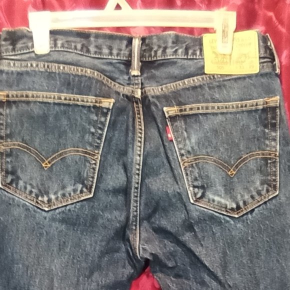 Authentic Levi's - Picture 4 of 9